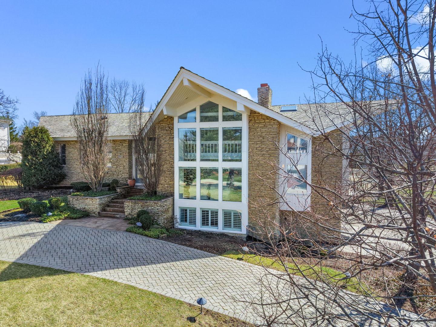 1916 Midwest Club Parkway Oak Brook IL 60523