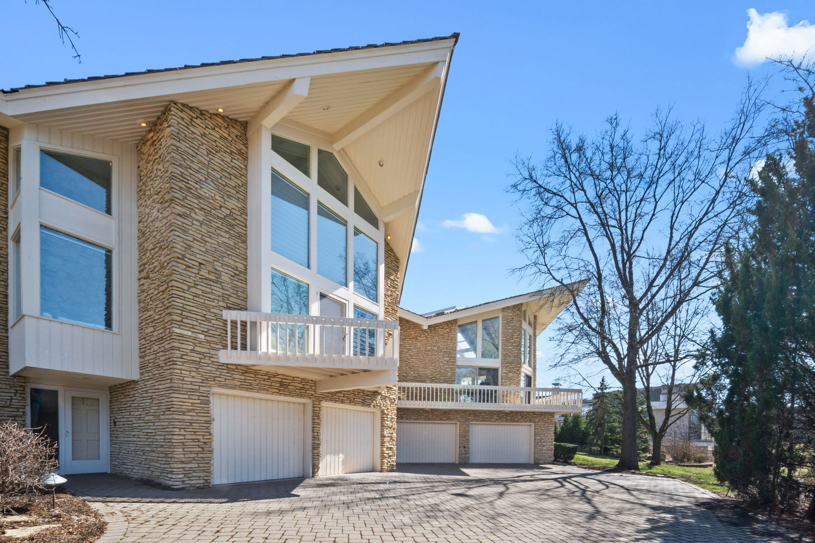1916 Midwest Club Parkway Oak Brook IL 60523