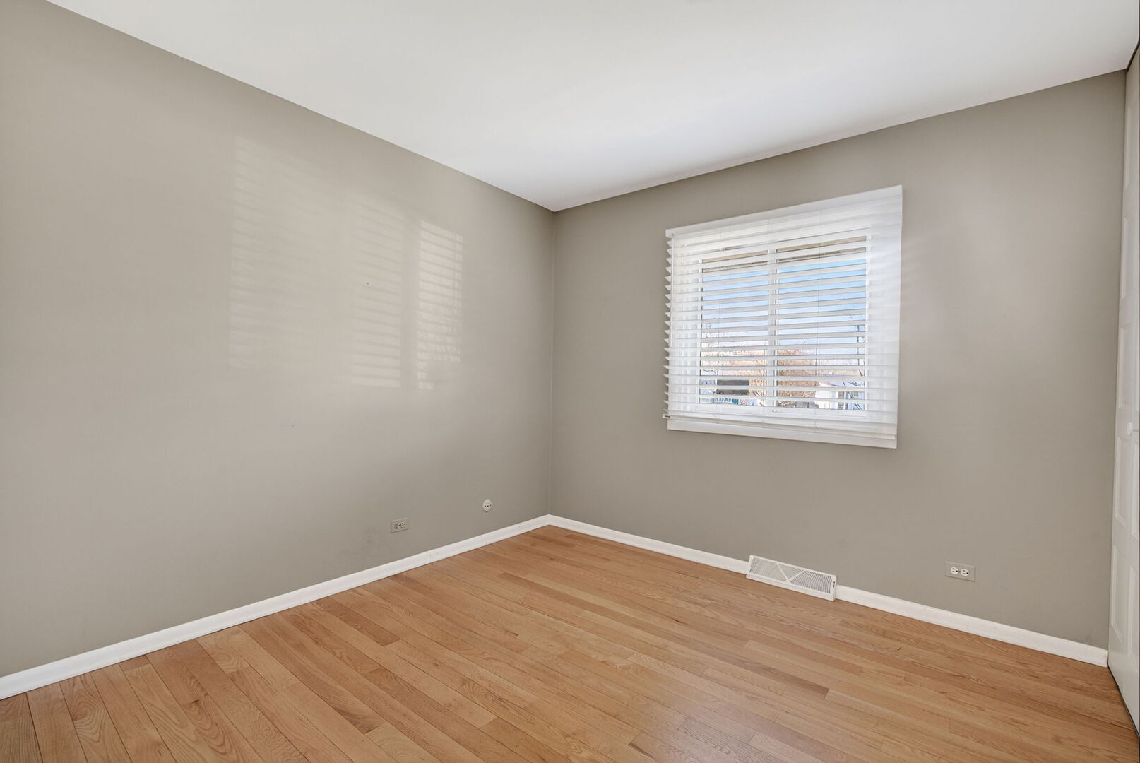 6 Charlestown Court Bolingbrook IL 60440