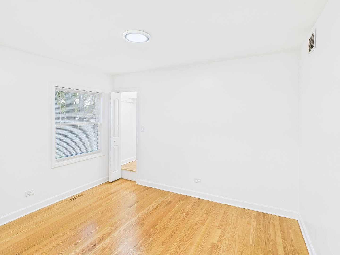 10036 South Saint Lawrence Avenue Chicago IL 60628