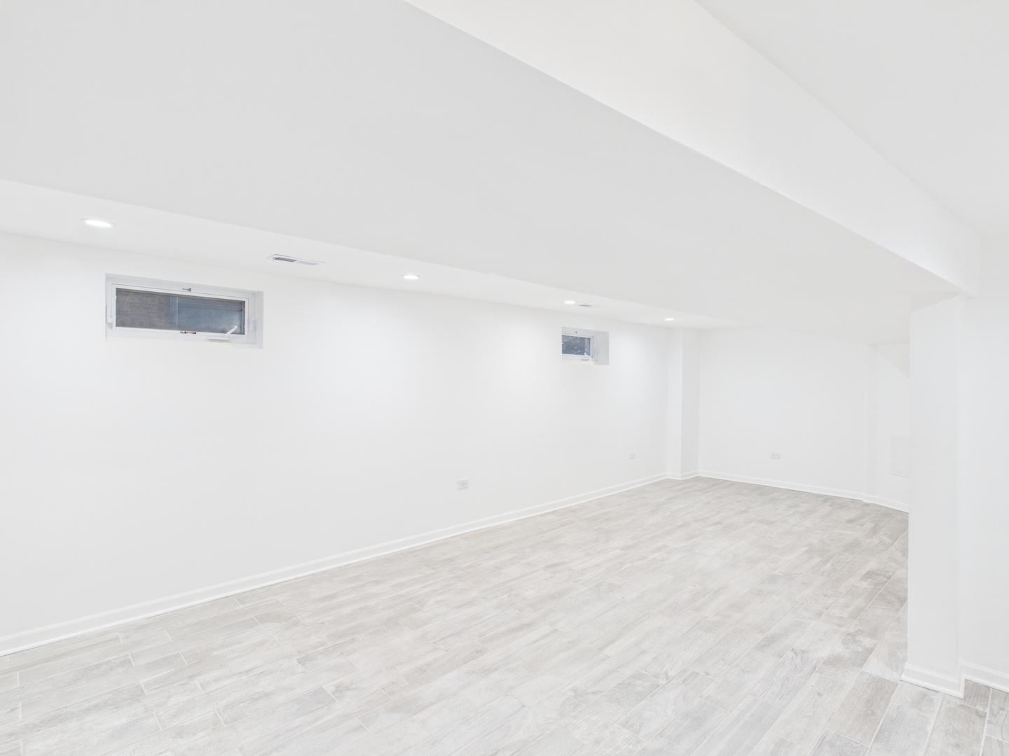 10036 South Saint Lawrence Avenue Chicago IL 60628