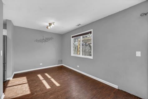 454 Esselen Court Carol Stream IL 60188