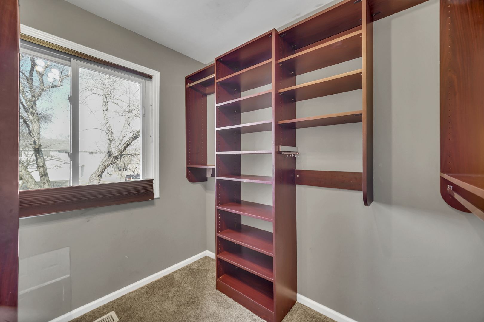 454 Esselen Court Carol Stream IL 60188