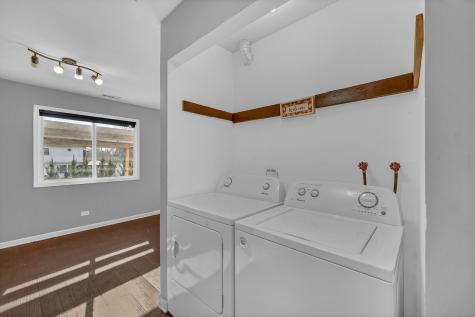 454 Esselen Court Carol Stream IL 60188