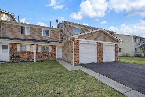 454 Esselen Court Carol Stream IL 60188