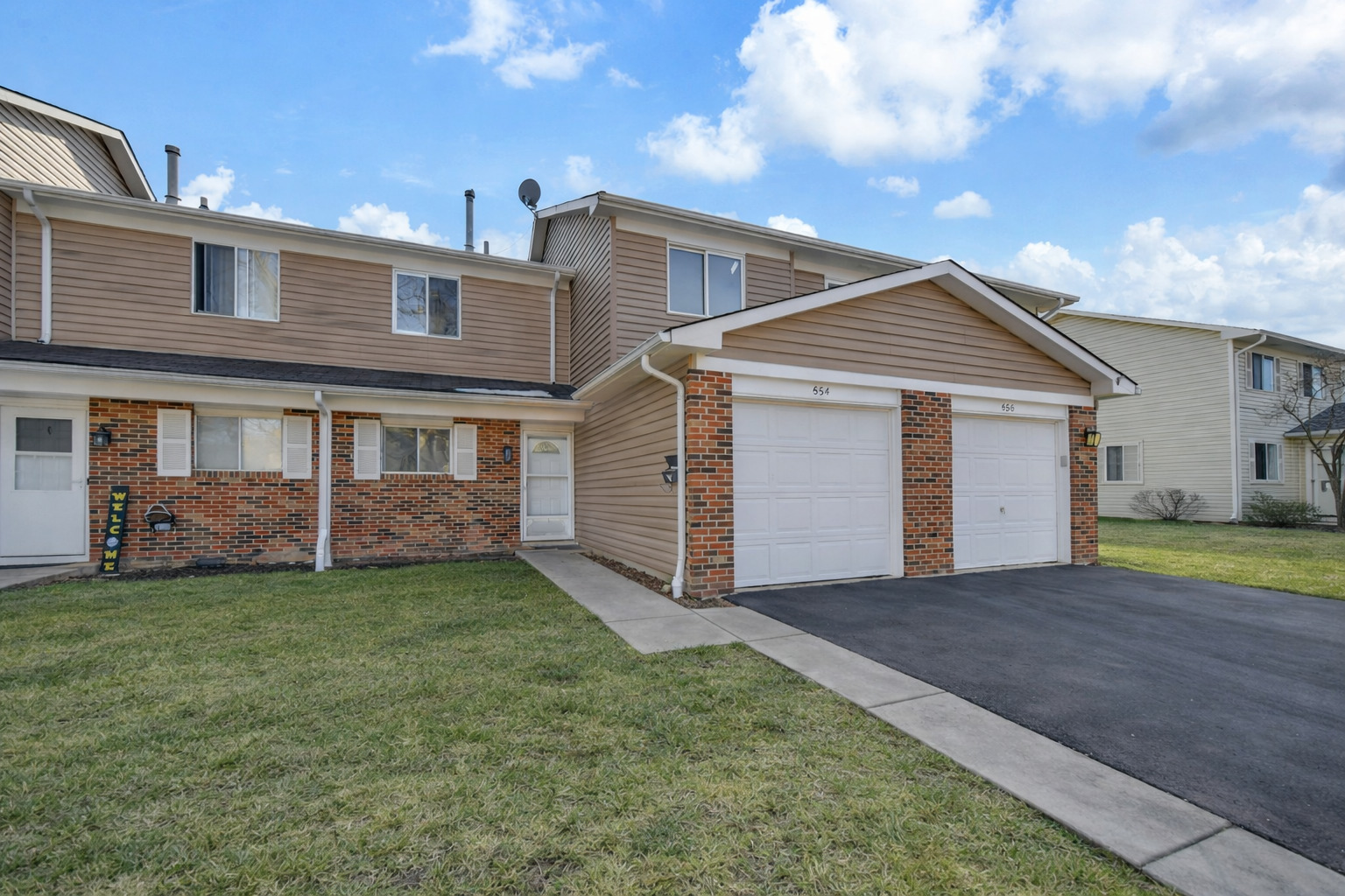 454 Esselen Court Carol Stream IL 60188