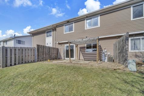 454 Esselen Court Carol Stream IL 60188