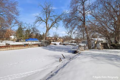 39450 North Circle Avenue Antioch IL 60002