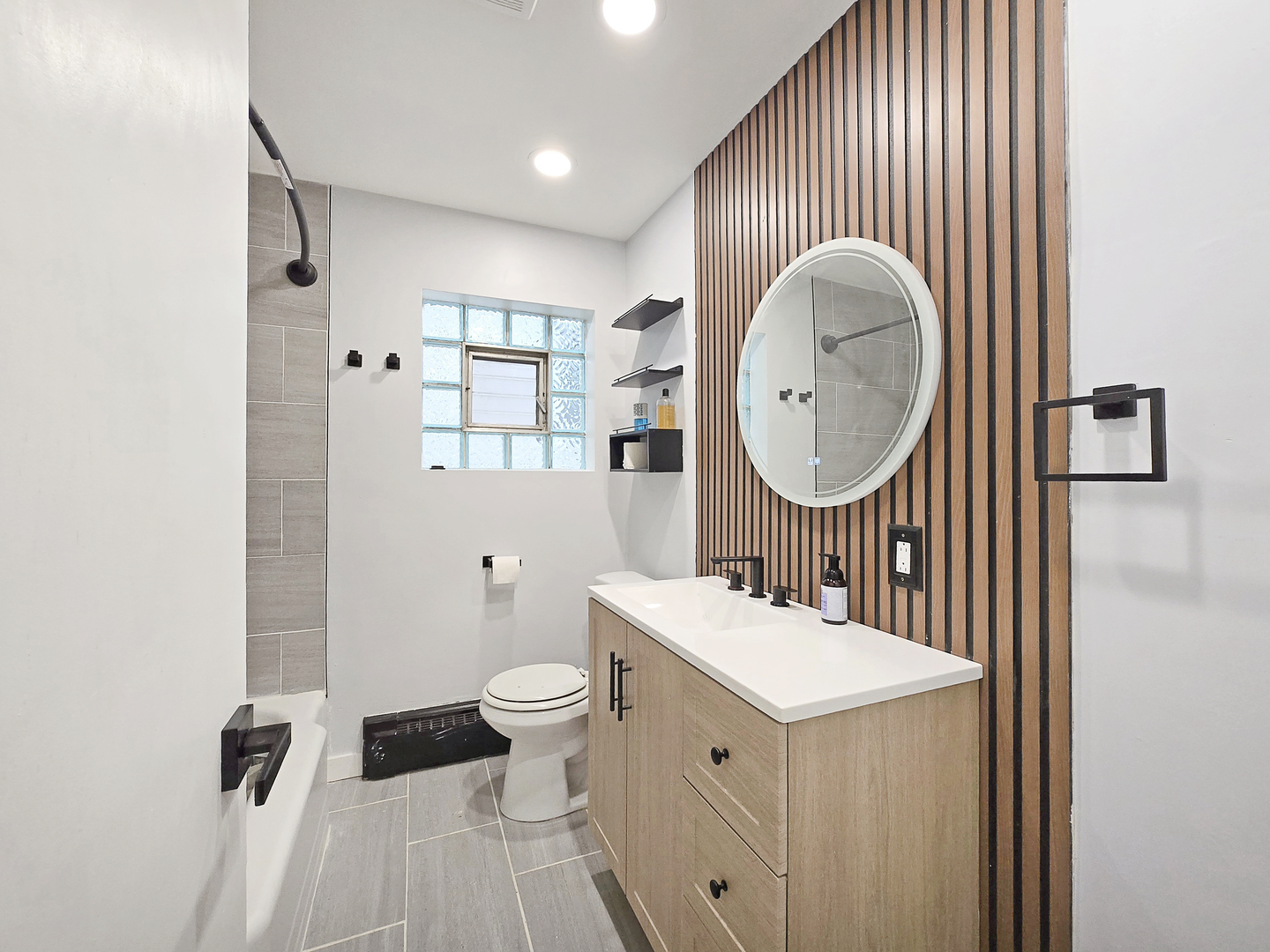 4743 South Keeler Avenue Chicago IL 60632