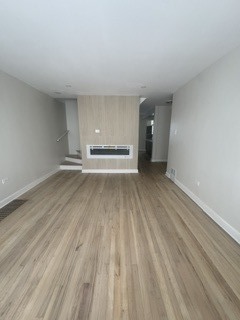 9755 South Maryland Avenue Chicago IL 60628