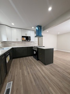 9755 South Maryland Avenue Chicago IL 60628