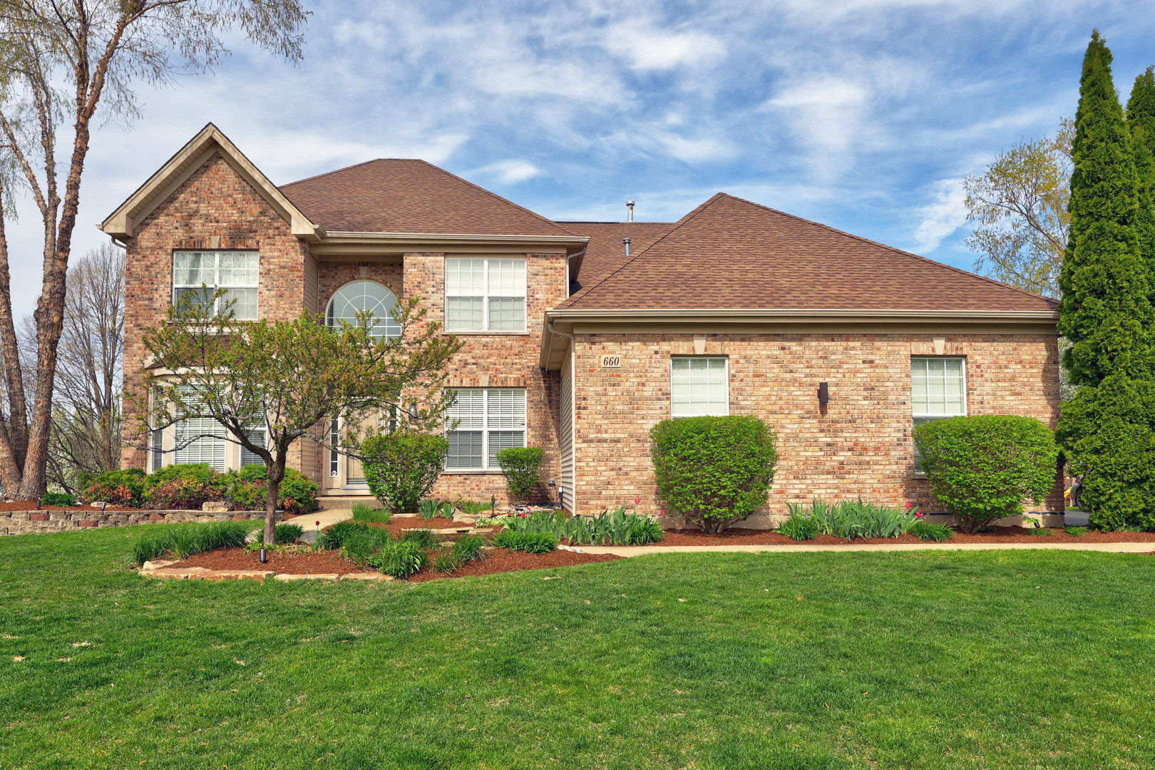 660 Saratoga Circle Algonquin IL 60102