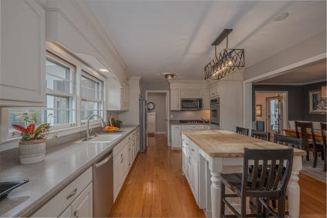702 Maple Lane Geneva IL 60134