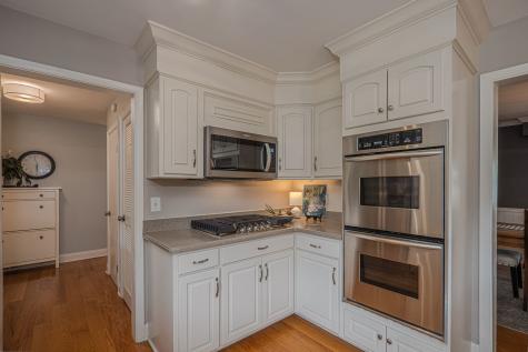702 Maple Lane Geneva IL 60134