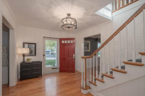 702 Maple Lane Geneva IL 60134