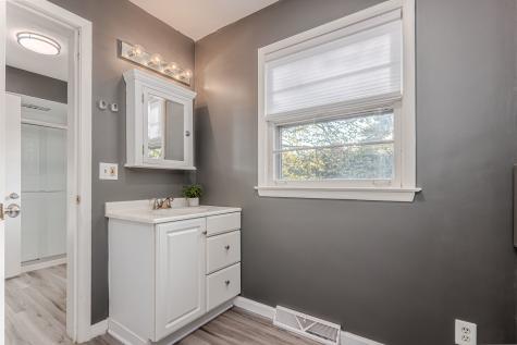 702 Maple Lane Geneva IL 60134