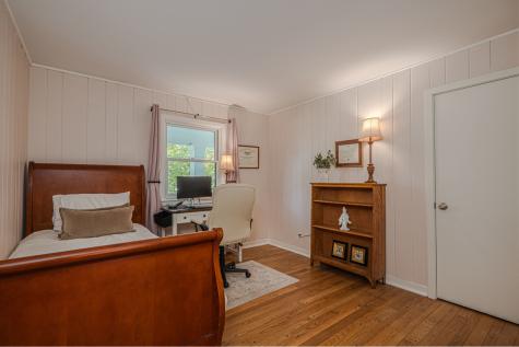 702 Maple Lane Geneva IL 60134