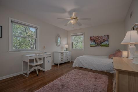 702 Maple Lane Geneva IL 60134