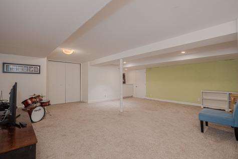 702 Maple Lane Geneva IL 60134
