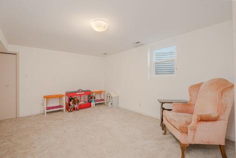 702 Maple Lane Geneva IL 60134