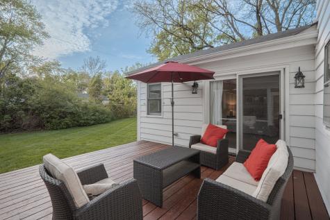 702 Maple Lane Geneva IL 60134