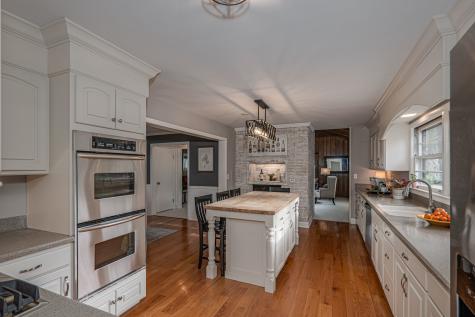 702 Maple Lane Geneva IL 60134