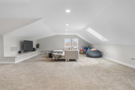 8277 North Wisner Street Niles IL 60714
