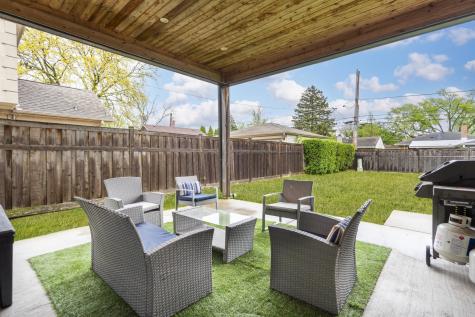 8277 North Wisner Street Niles IL 60714