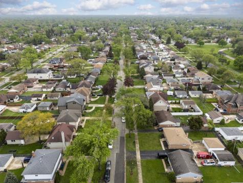 8277 North Wisner Street Niles IL 60714