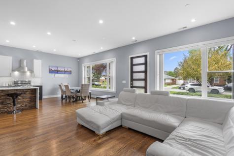 8277 North Wisner Street Niles IL 60714