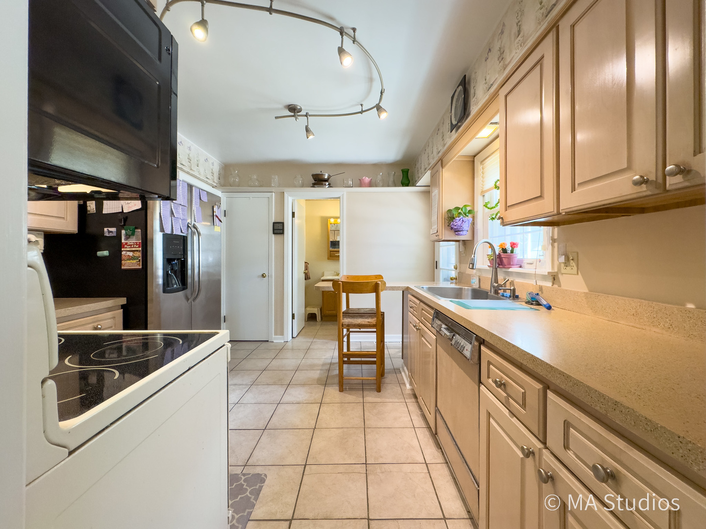 1219 Golf Lane Wheaton IL 60189