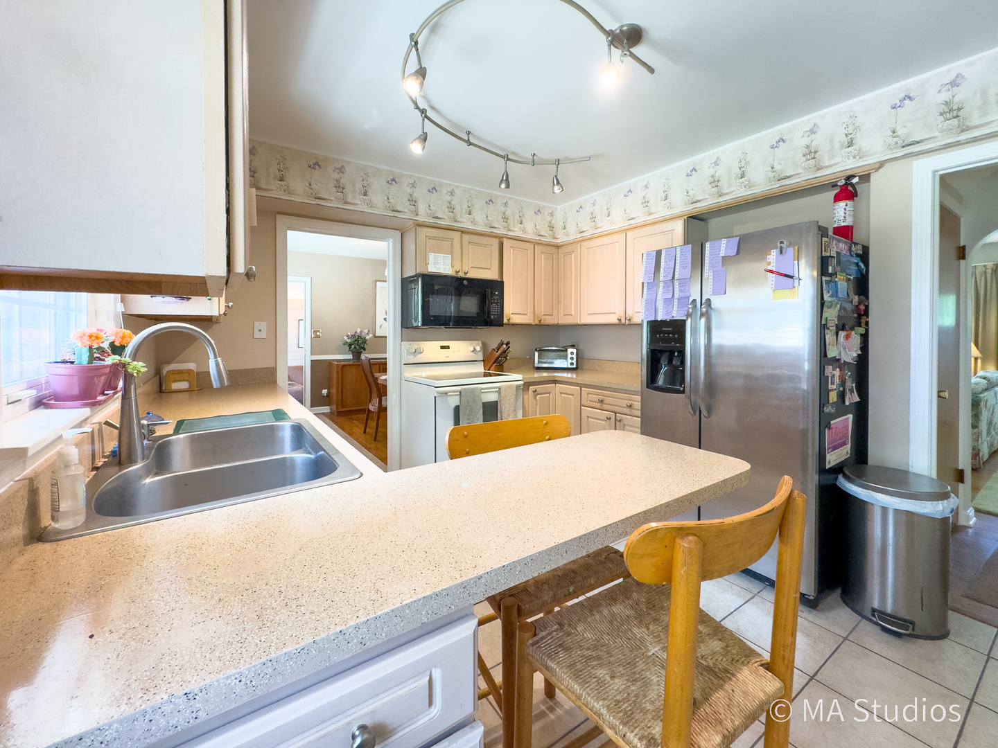 1219 Golf Lane Wheaton IL 60189