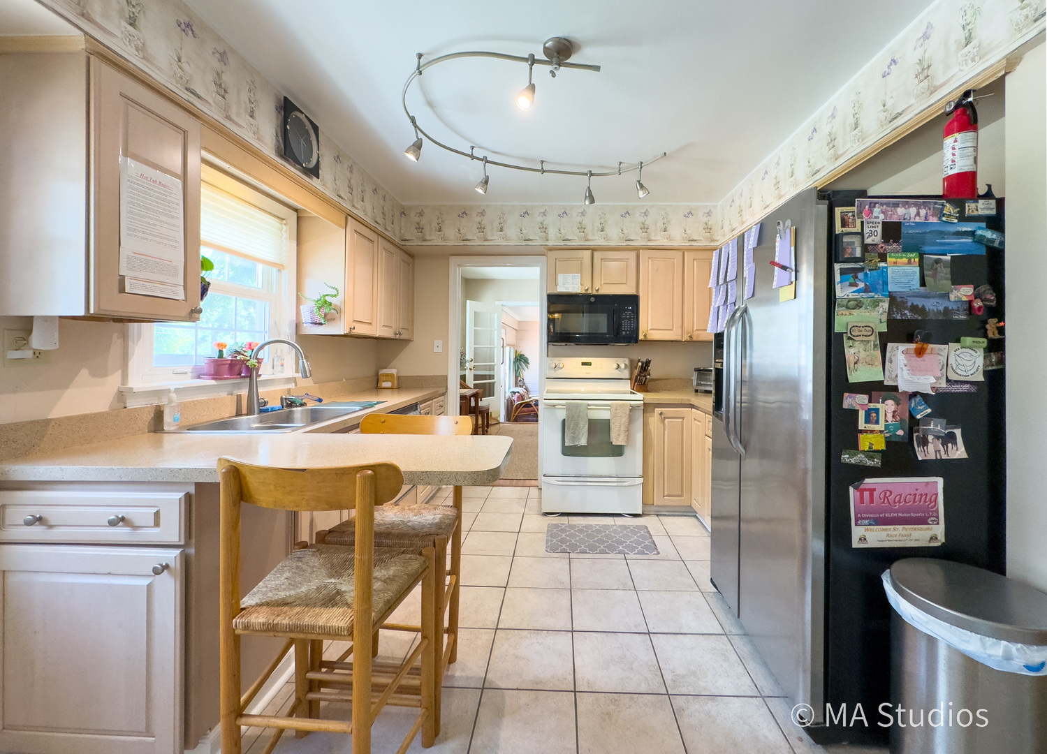 1219 Golf Lane Wheaton IL 60189