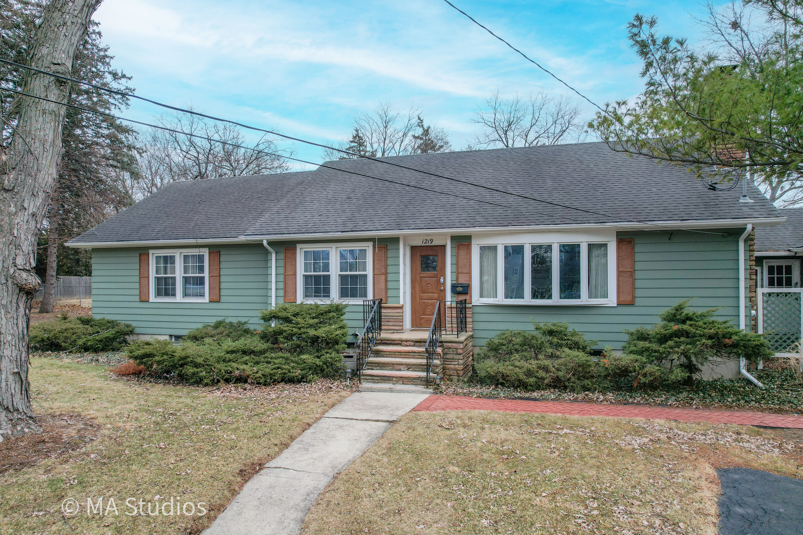 1219 Golf Lane Wheaton IL 60189