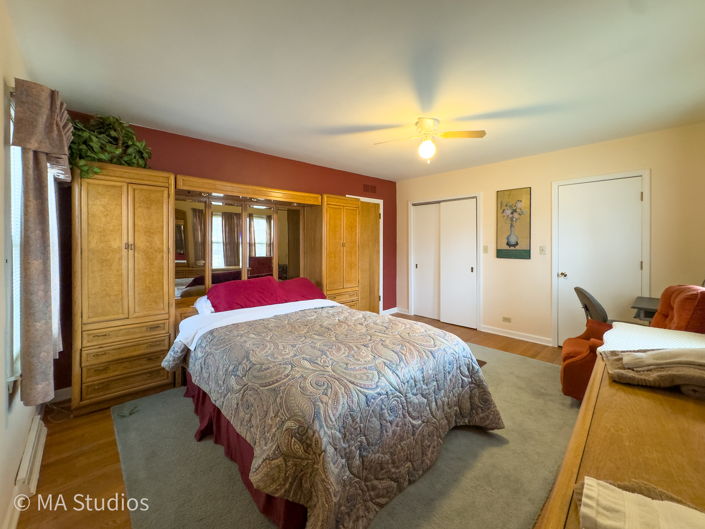 1219 Golf Lane Wheaton IL 60189