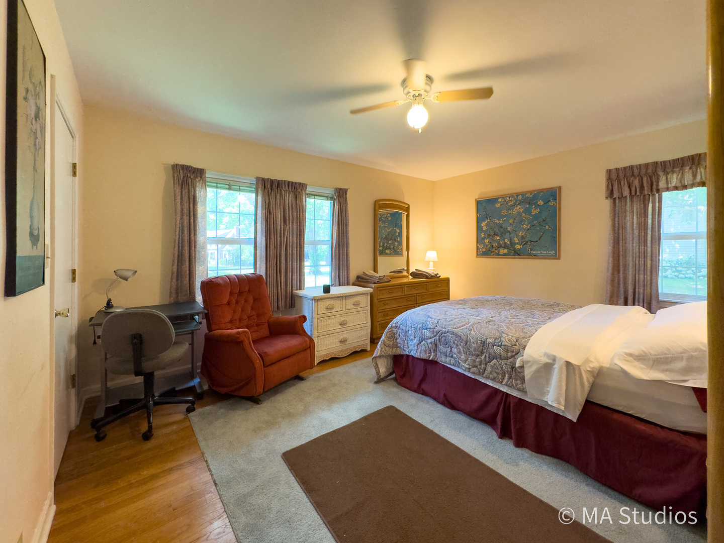1219 Golf Lane Wheaton IL 60189