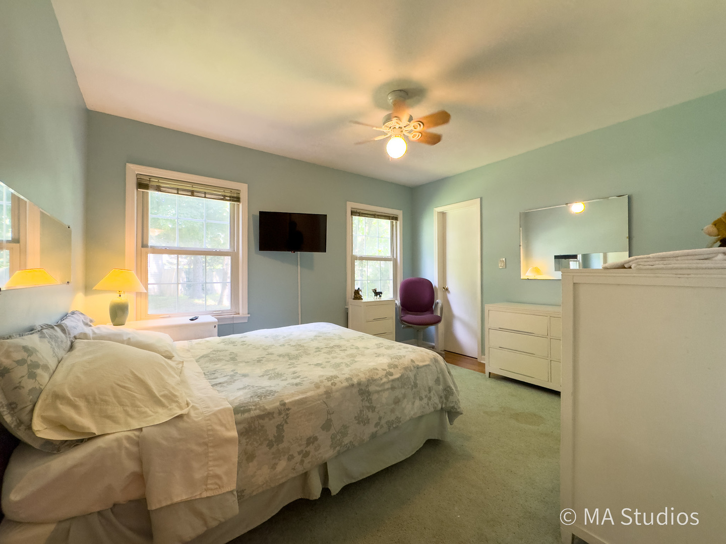 1219 Golf Lane Wheaton IL 60189