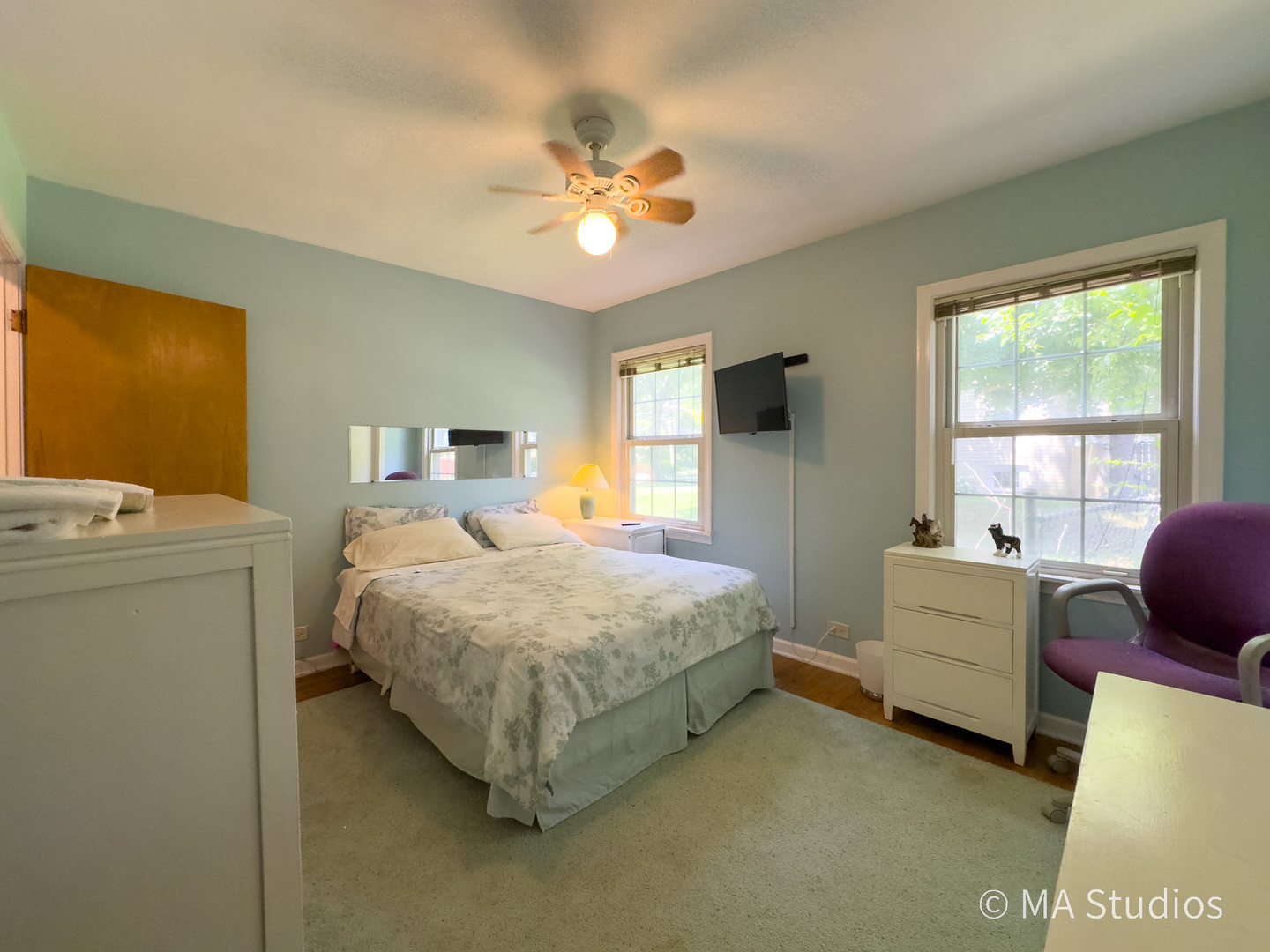 1219 Golf Lane Wheaton IL 60189