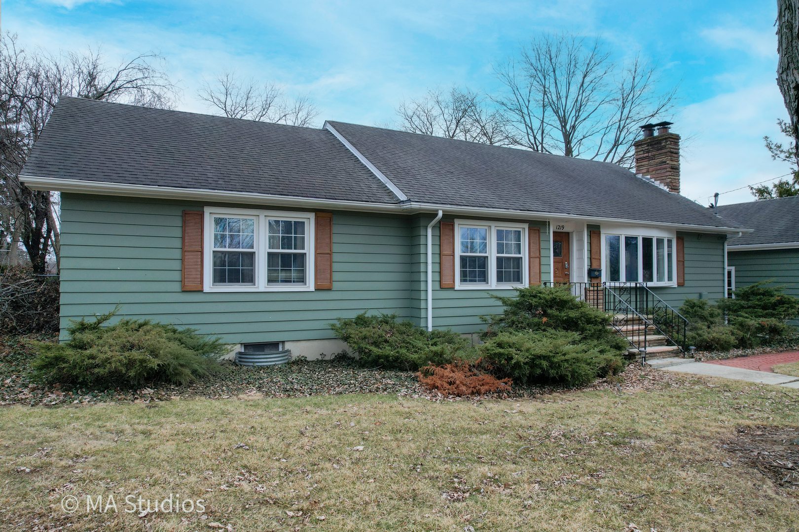1219 Golf Lane Wheaton IL 60189