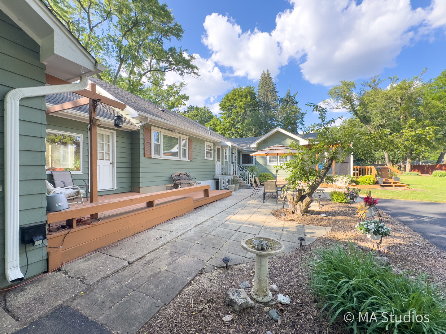 1219 Golf Lane Wheaton IL 60189