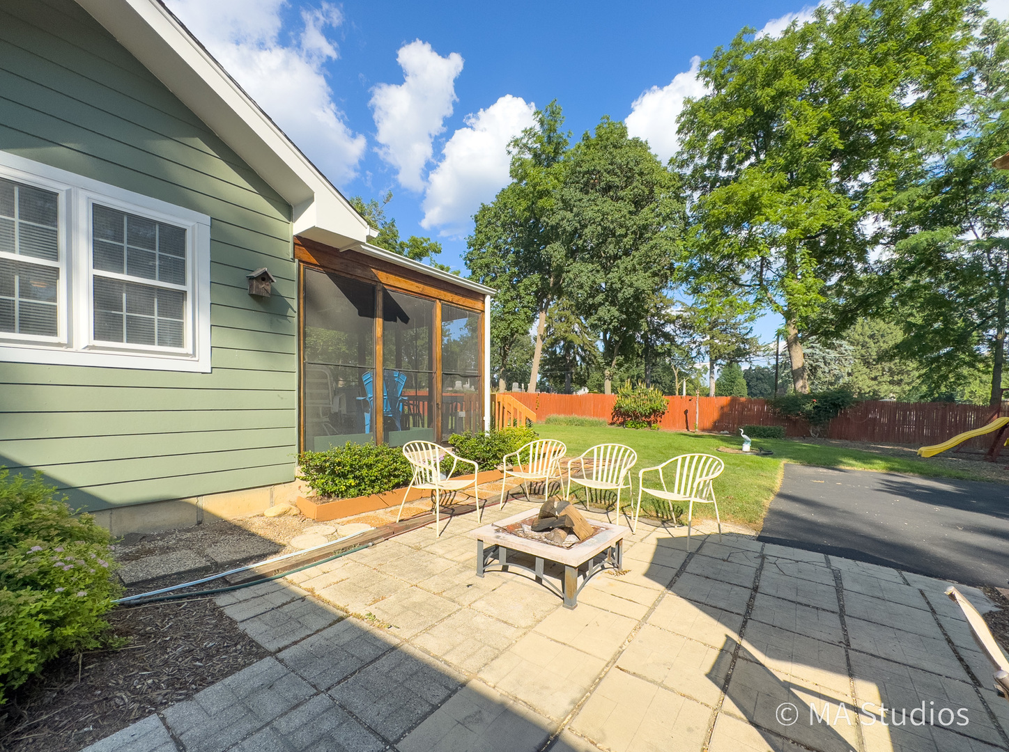 1219 Golf Lane Wheaton IL 60189