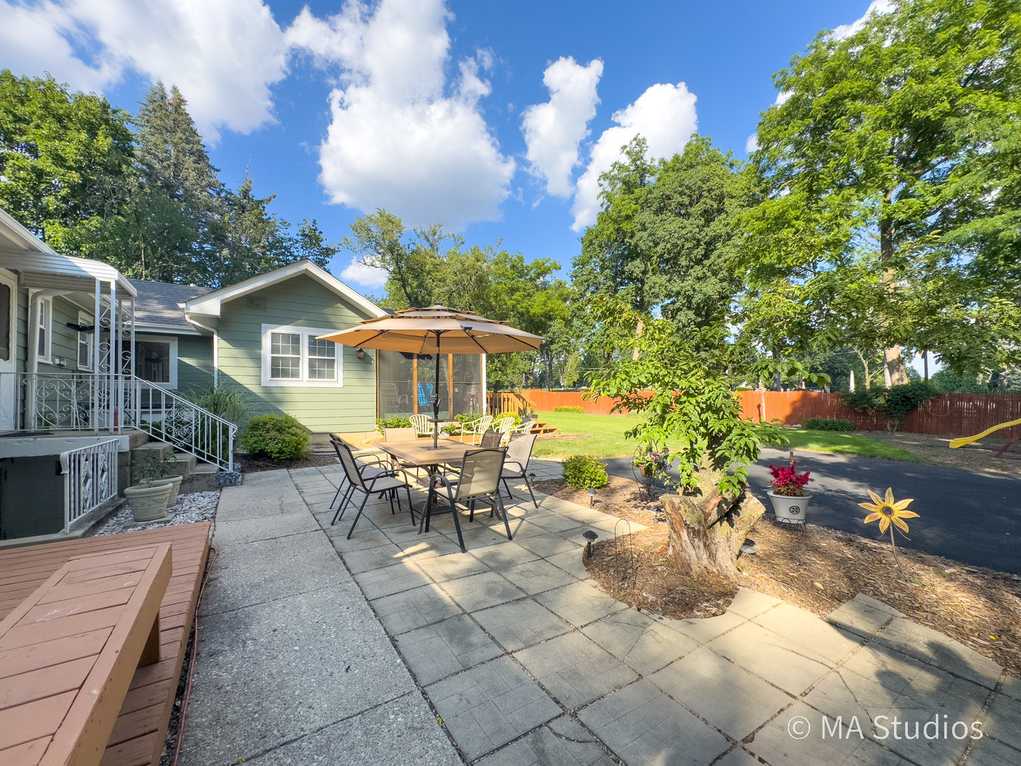 1219 Golf Lane Wheaton IL 60189