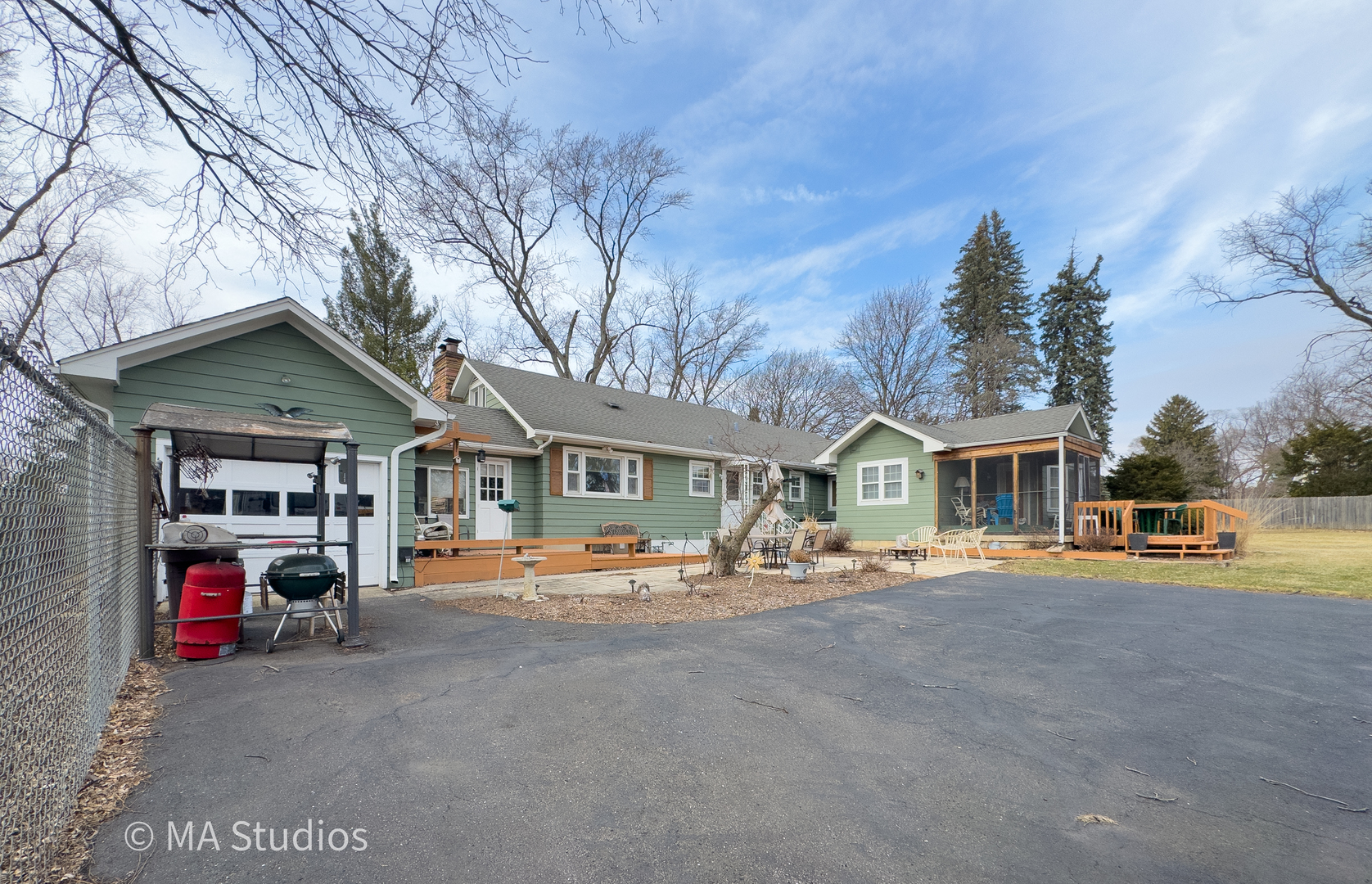 1219 Golf Lane Wheaton IL 60189
