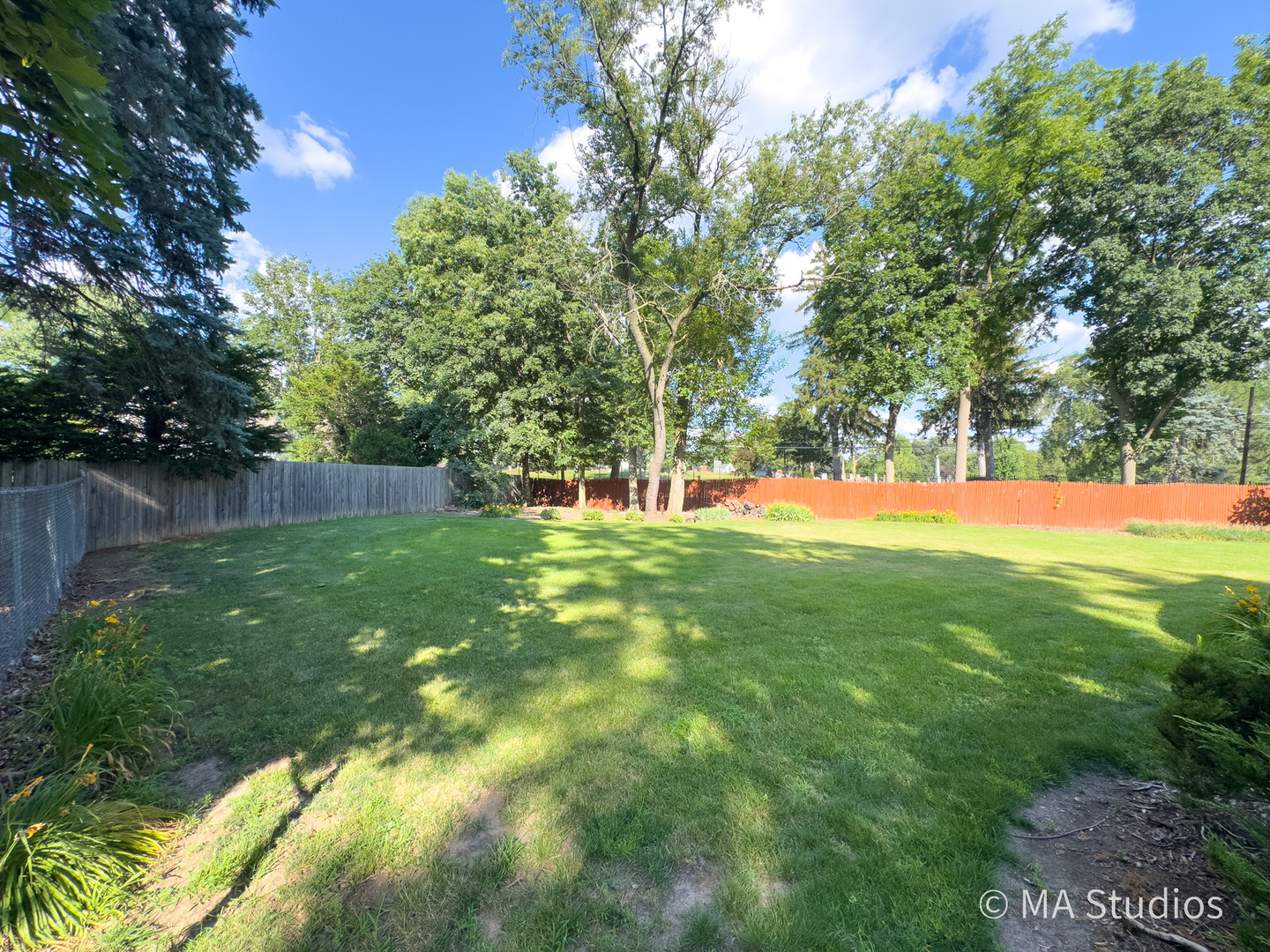 1219 Golf Lane Wheaton IL 60189