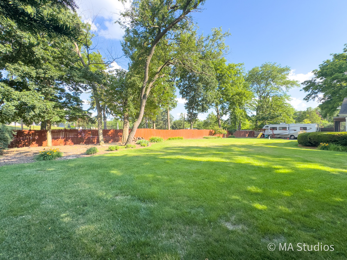 1219 Golf Lane Wheaton IL 60189