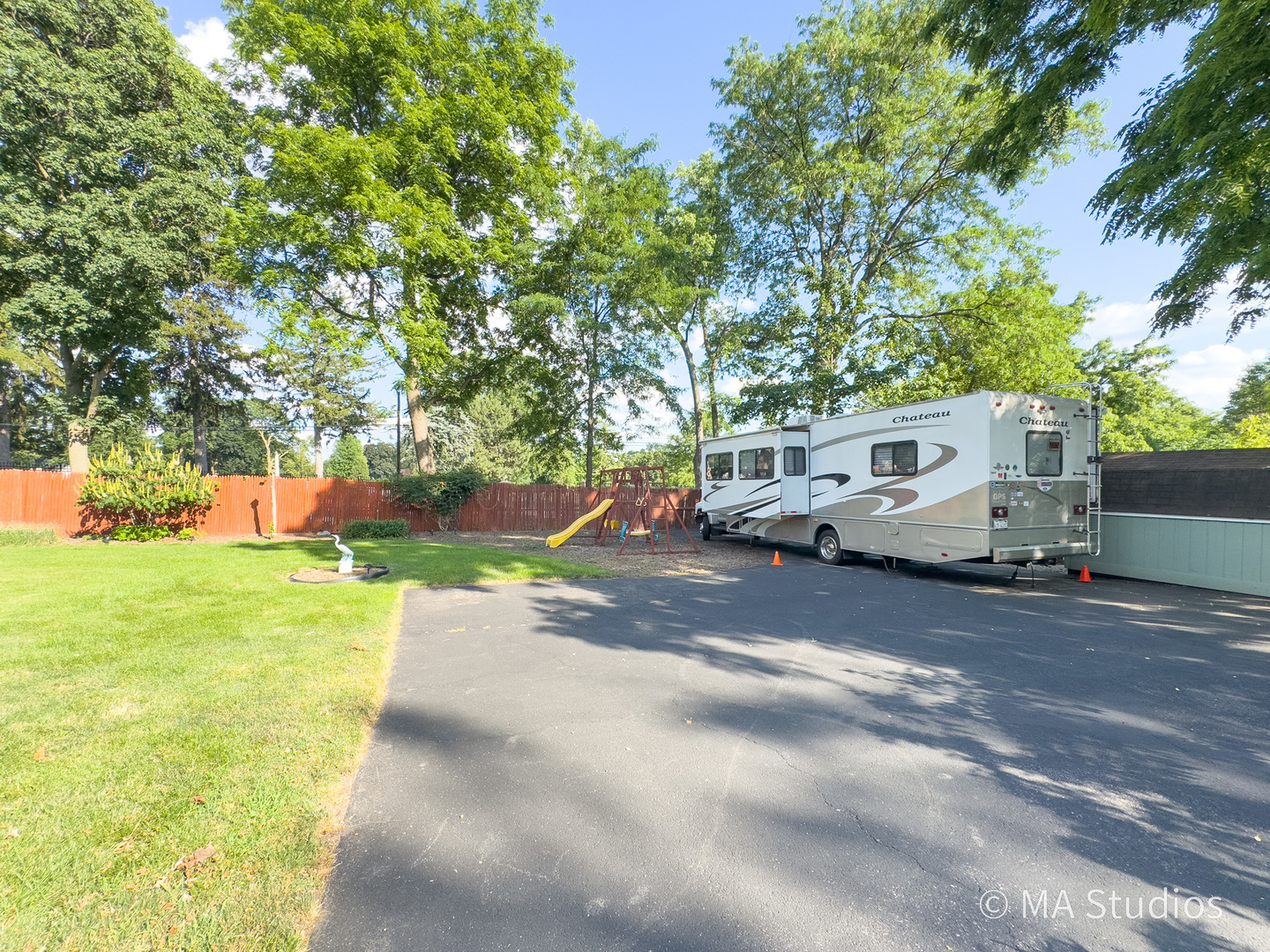 1219 Golf Lane Wheaton IL 60189