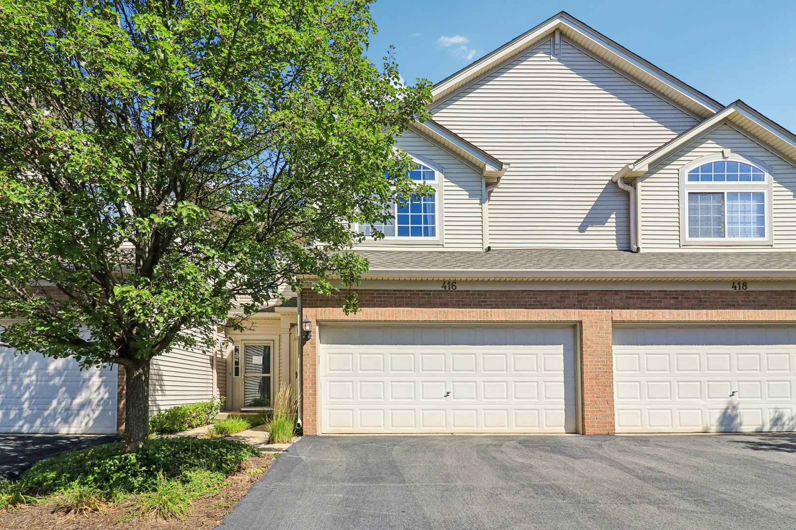 416 Jamestown Court Aurora IL 60502