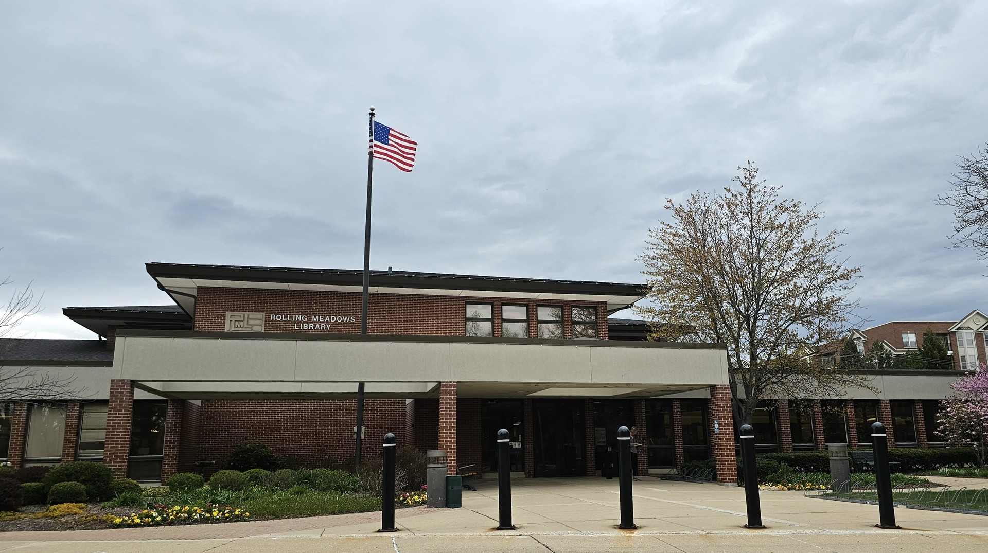 409 Lexington Lane Rolling Meadows IL 60008