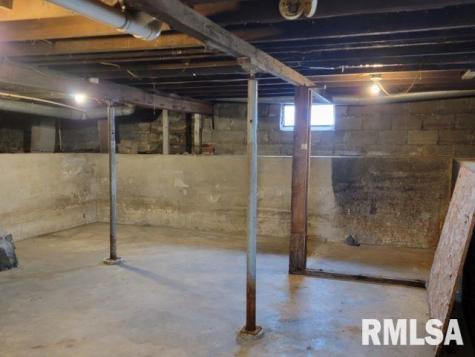 617 North 14th Street Herrin IL 62948