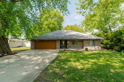 3018 Springfield Road East Peoria IL 61611